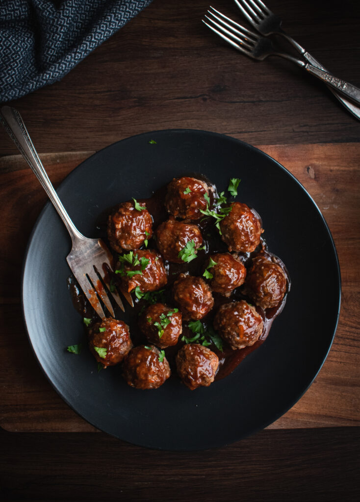 overhead shot of a plate of meatballs